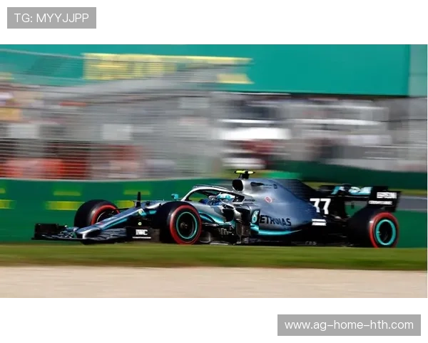 自行车冲线秒杀：速度与激情的终极较量